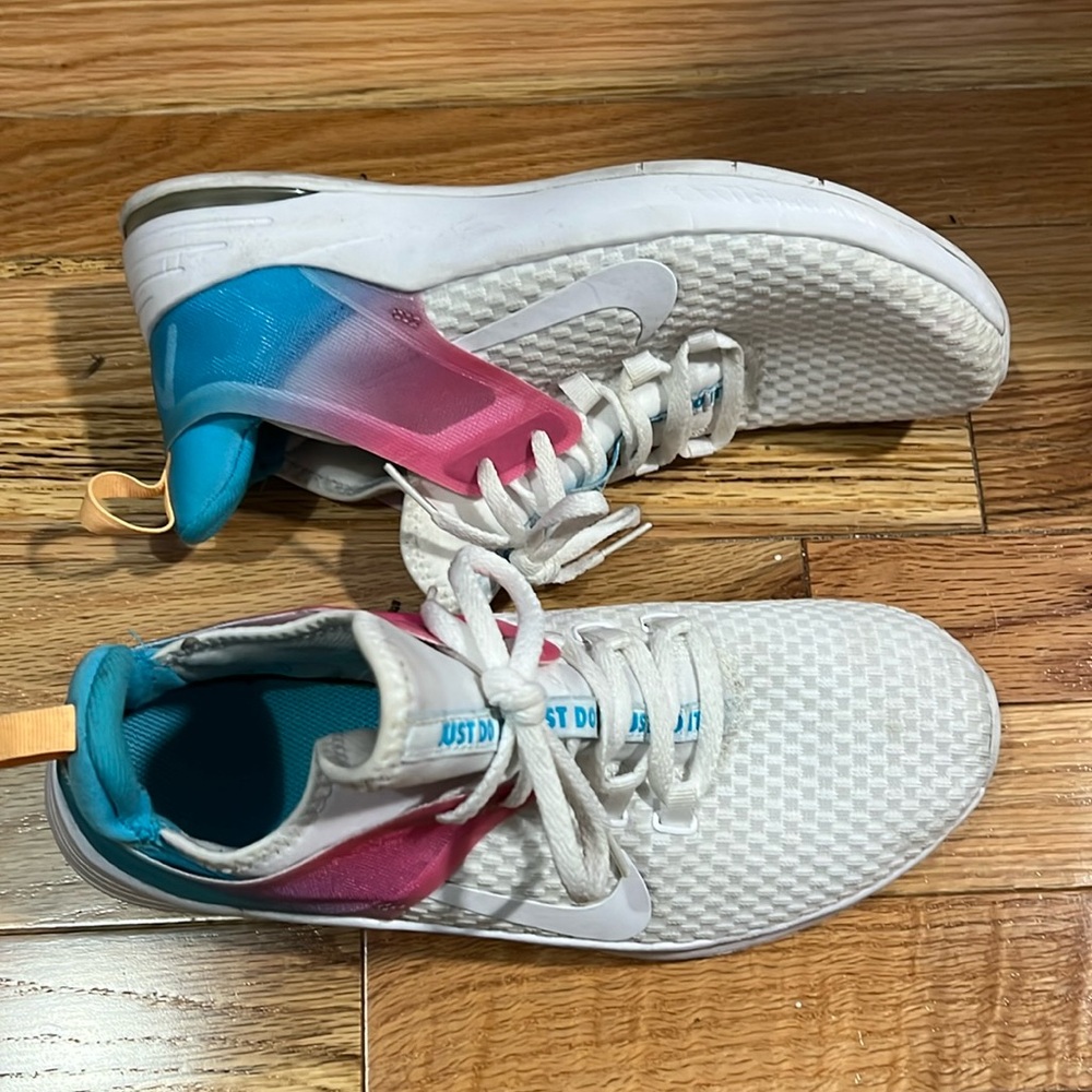 Nike • AIR • Size 8.5
